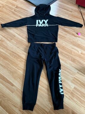 IVY PARK Black Graphic Spell Out Hoodie and Jogger Set with White Logo - Sz M